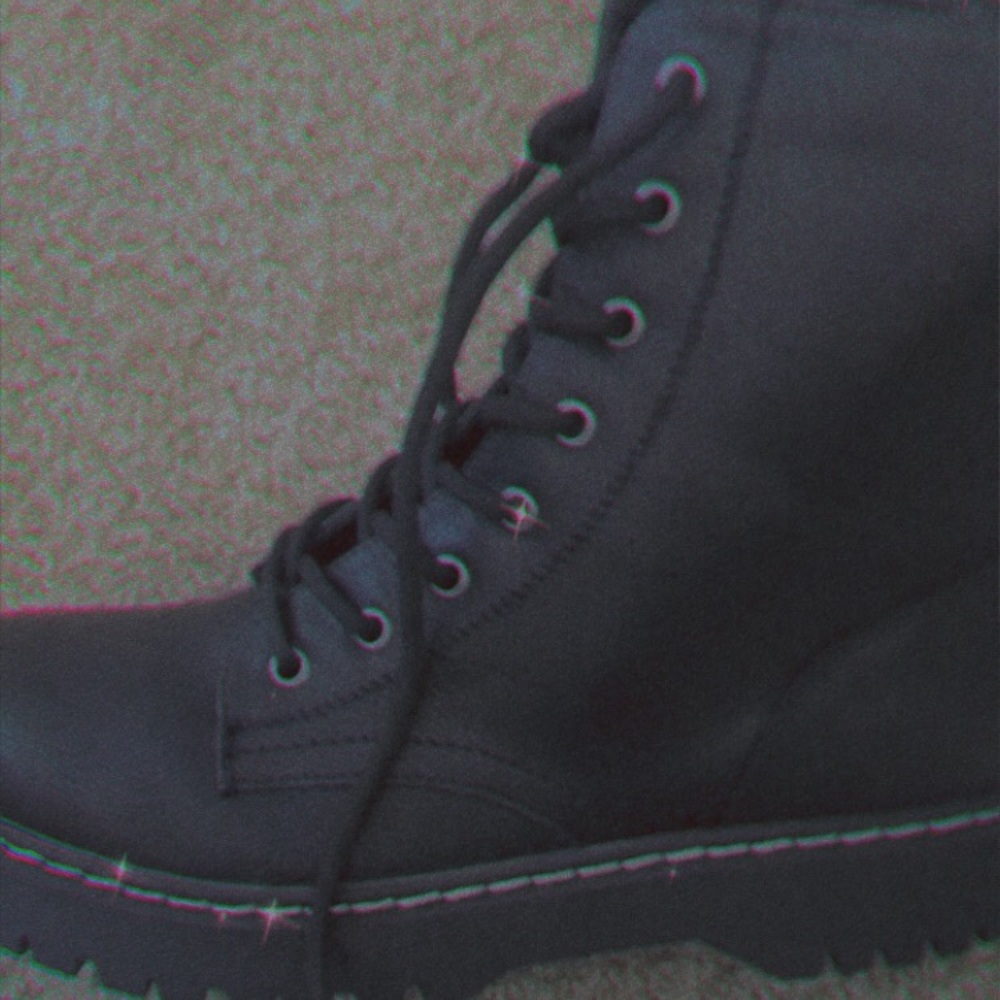 boots - Picture 4 of 5